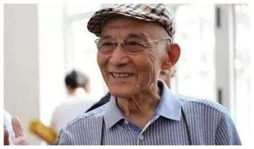 92岁游本昌宣誓入党，一位老艺术家的坚定信仰与无私奉献